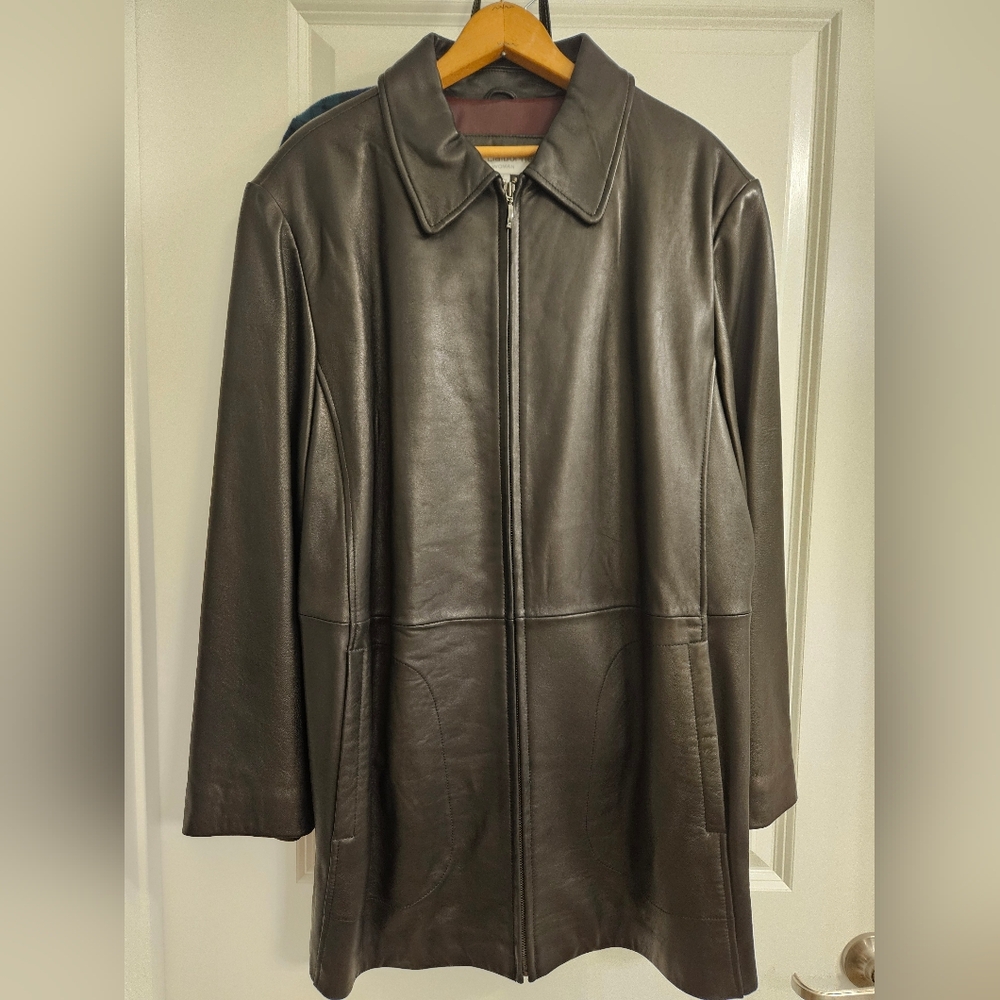 LAST CHANCE Liz Claiborne Woman Leather Jacket, Black